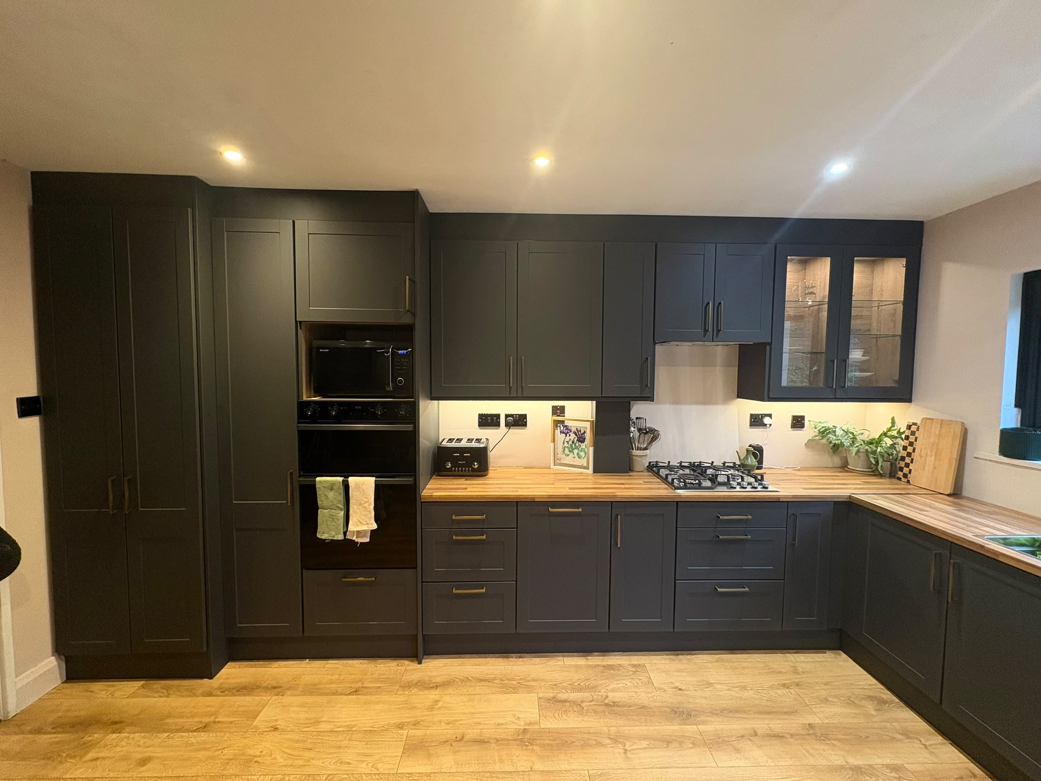 modern form kitchens